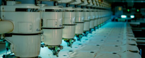 Textilproduktion Türkei – industrielle Textilmaschinen für die Bekleidungsherstellung bei PAP TEXTILE